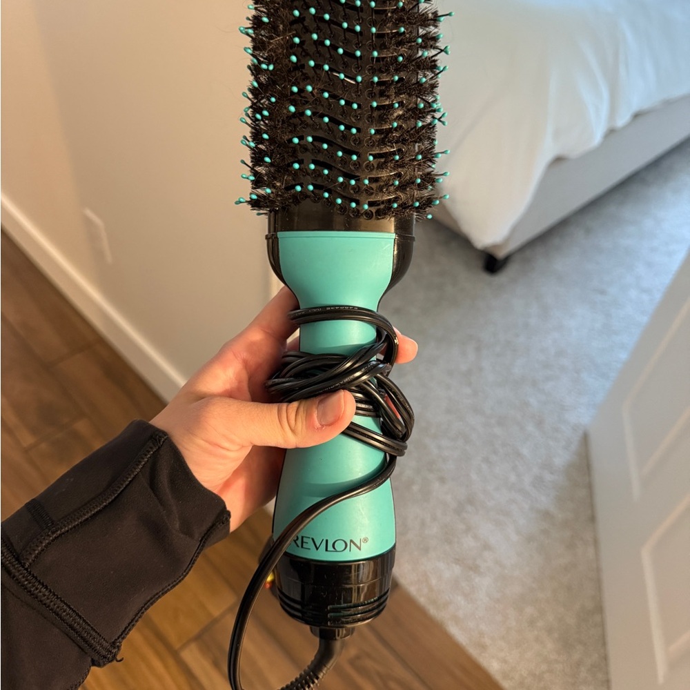 REVLON Round Hair Brush with Turquoise Accents